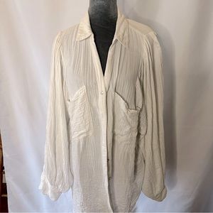 Fabulous Topshop/ Nordstrom basic white button down with a relaxed vibe